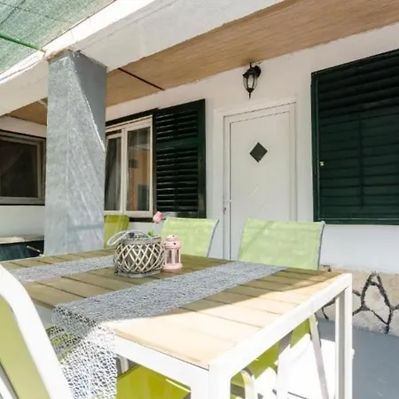 Toni & Sara Apartment Vodice